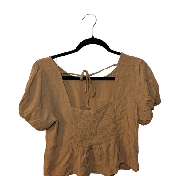 Tan textured Blouse with Short Sleeves and Tie Front - Picture 4 of 5